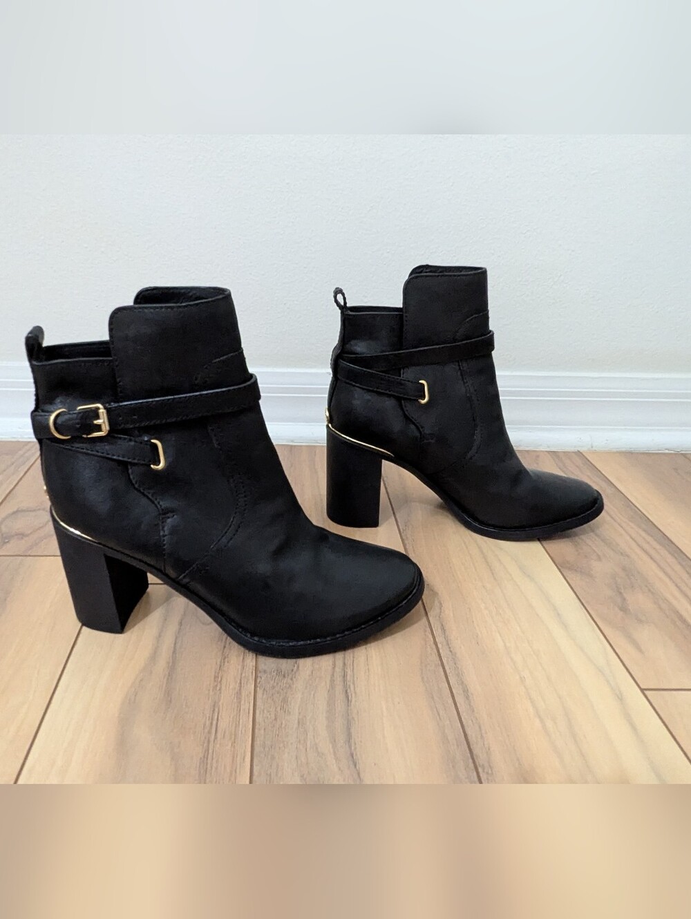 EUC! Tory Burch Kayden Leather Bootie In Black Size 9 - Picture 4 of 16